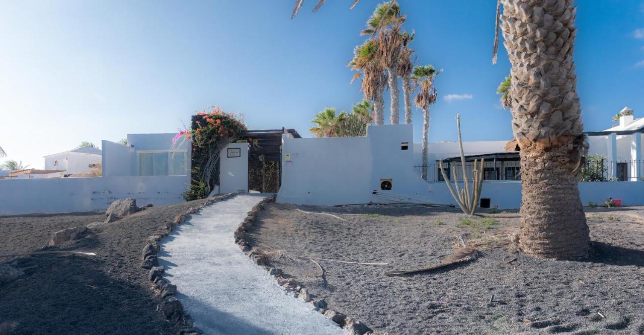 Luxury Estudio En Playa Roca A Primera Linea Del Mar Costa Teguise Εξωτερικό φωτογραφία