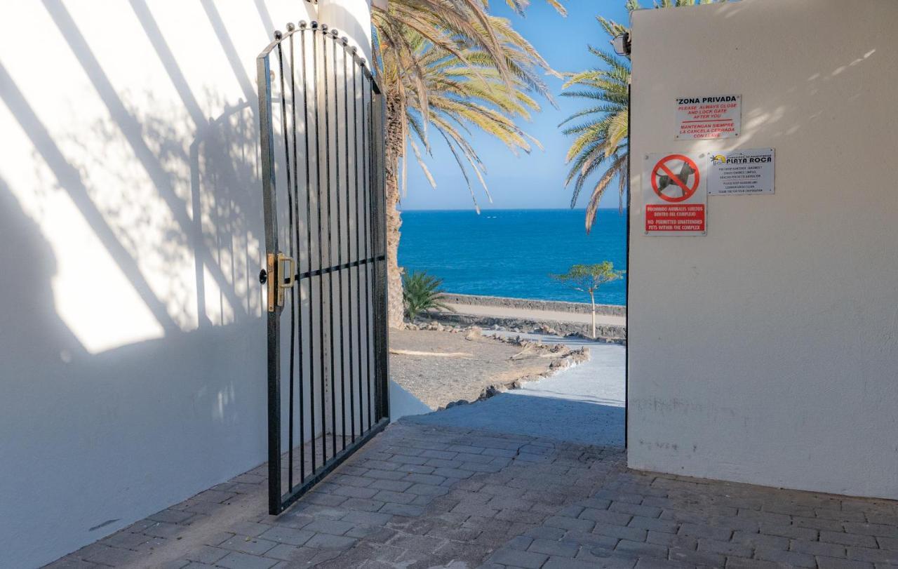 Luxury Estudio En Playa Roca A Primera Linea Del Mar Costa Teguise Εξωτερικό φωτογραφία